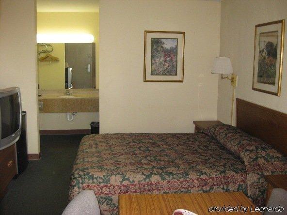 Super 8 By Wyndham Fort Worth Tx Room photo