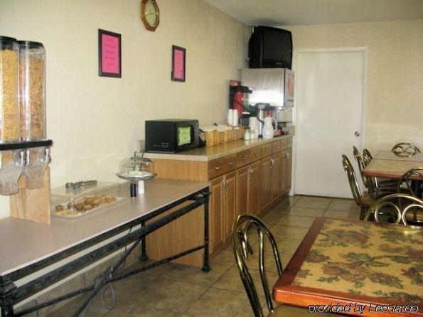 Super 8 By Wyndham Fort Worth Tx Restaurant photo